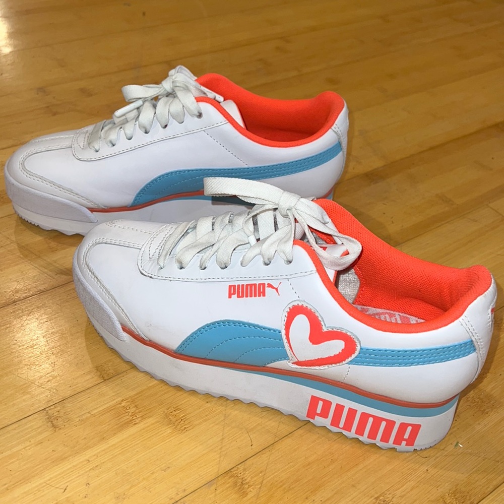 Puma tennis shoes size 7 brand new without tags, never worn!